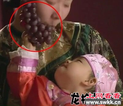 《甄嬛传》经典穿帮镜头遭吐槽 孙俪蒋欣后宫嫔妃玩穿越