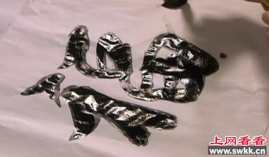 《甄嬛传》经典穿帮镜头遭吐槽 孙俪蒋欣后宫嫔妃玩穿越