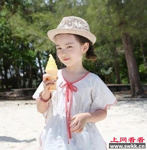 韩国6岁萝莉卖萌走红