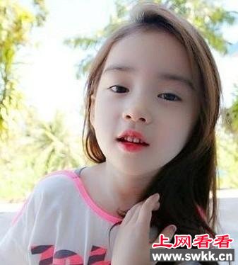 韩国6岁萝莉卖萌走红