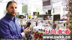 英国科学家发明用尿液发电微生物燃料电池(图)