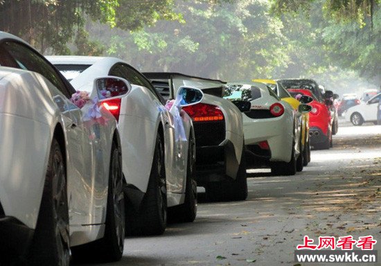 史上最贵婚车队10辆劳斯莱斯助阵
