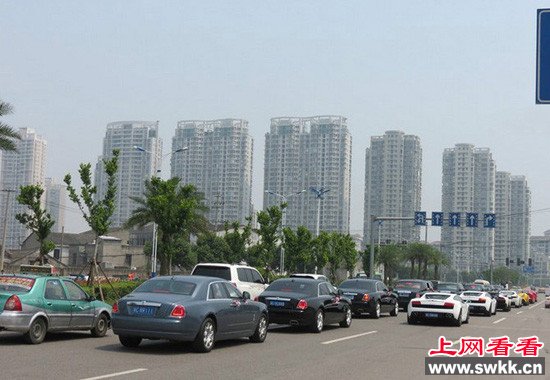 史上最贵婚车队10辆劳斯莱斯助阵