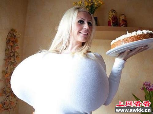 世界上最大的胸部！艳星Bishayn的超级乳房