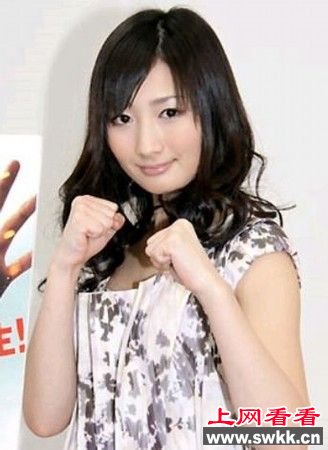日本空手道美女走红