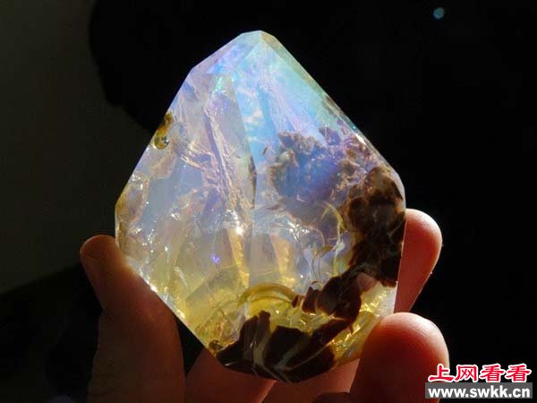 蛋白石 比钻石更加美丽的石头 图片收集