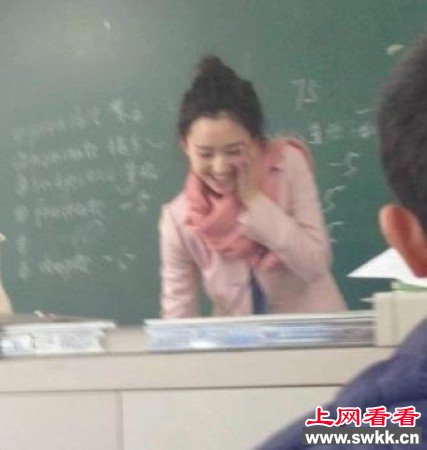 最美英语老师川师老师酷似刘诗诗走红 图