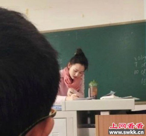 最美英语老师川师老师酷似刘诗诗走红 图