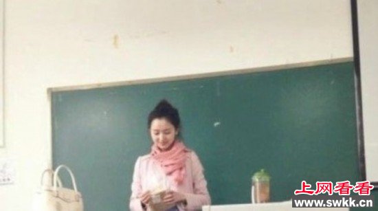 最美英语老师川师老师酷似刘诗诗走红 图
