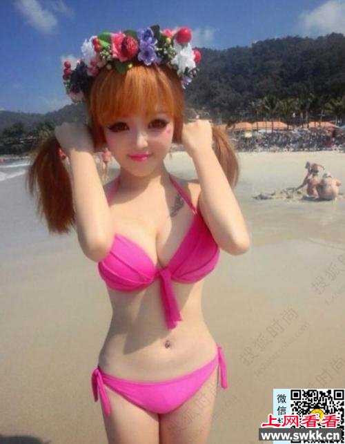 中国版芭比娃娃沙滩写真 纹身芭比少女 组图