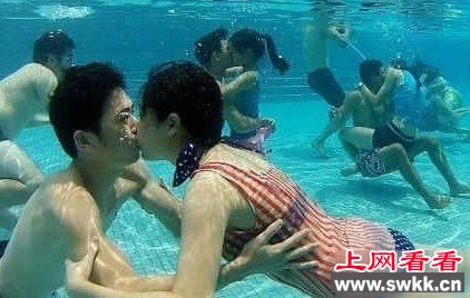 广州罕见水下接吻比赛情侣56.5秒夺冠 图