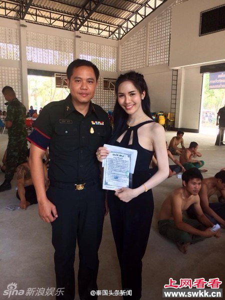 身体不符合兵役规定 泰国人妖征兵免服兵役 图