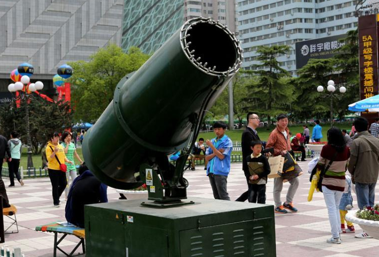  治霾水炮亮相兰州 图