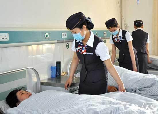 淮安一医院护士穿空姐制服 被指作秀 图