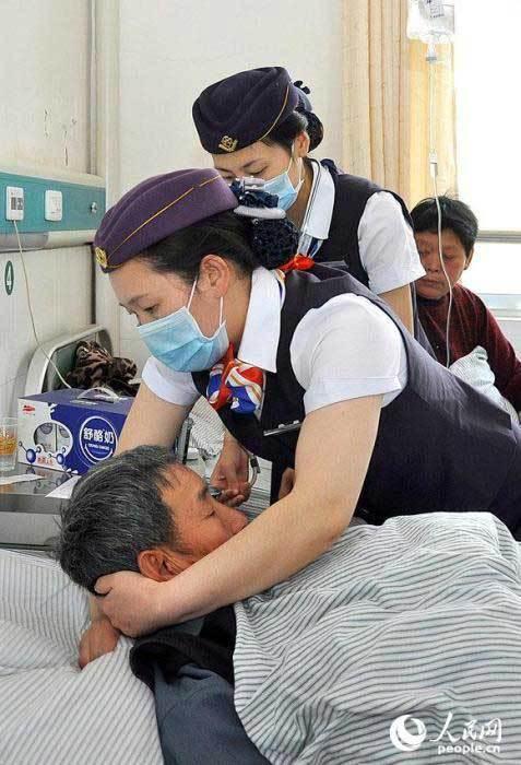 淮安一医院护士穿空姐制服 被指作秀 图