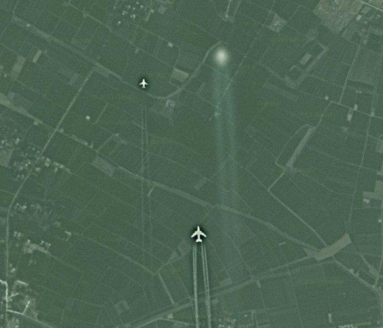 谷歌卫星照疑似出现中国战机追逐UFO画面？