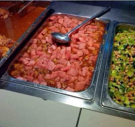高校食堂里的西瓜炒肉 图