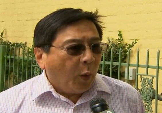 美圣玛利诺市长市长在华裔邻居门前丢狗屎被监控拍 图