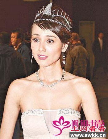 陪酒陪唱陪笑脸 娱乐圈女星谁没点过去啊