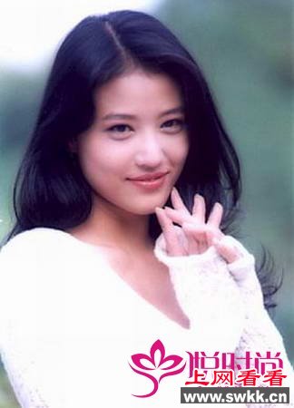 陪酒陪唱陪笑脸 娱乐圈女星谁没点过去啊