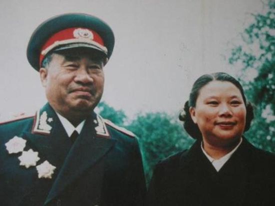 十大元帅的婚姻传奇(组图)