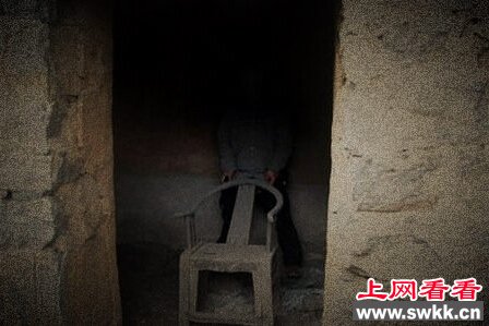 胆小慎入！揭秘诡异封门村1963年枕边撞鬼脸事件(组图)