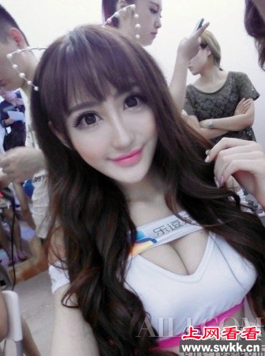 ChinaJoy2014 CJ展开幕show girl"大波巨胸" 网友戏称胸器展 图