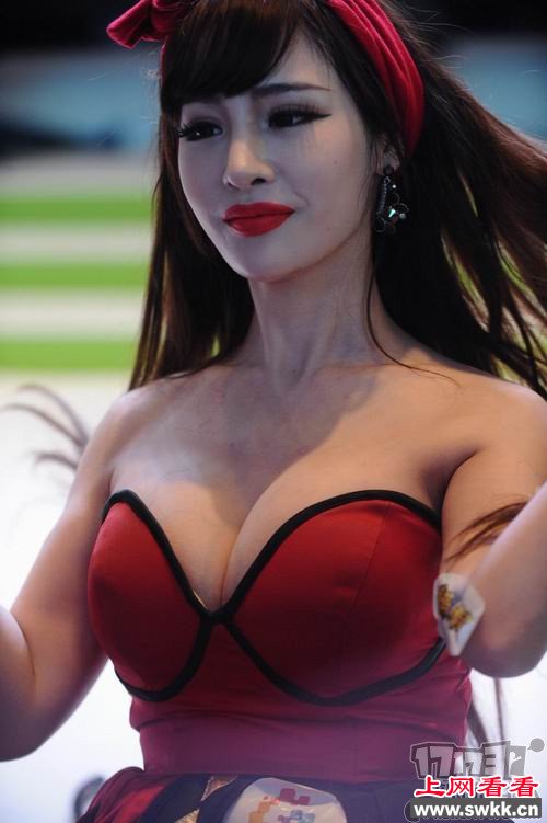 ChinaJoy2014 CJ展开幕show girl"大波巨胸" 网友戏称胸器展 图