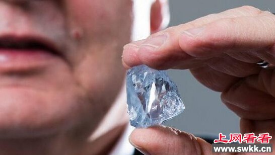非库里南钻石矿一直以出产巨大宝石而闻名，可以说是世界上最重要的钻石矿