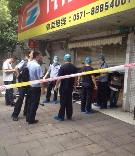 杭州汉堡店老板失踪多日被其姐发现死在店内冰柜中