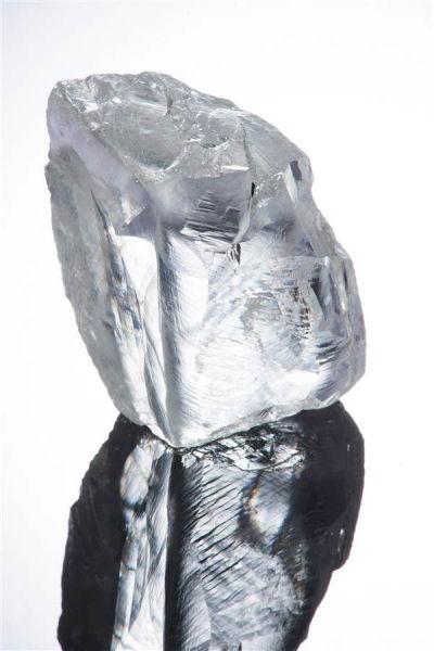 世界最大钻石在南非被发现3106.75克拉
