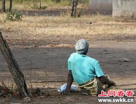 熟睡中内裤丢失 内裤在灌木林被发现