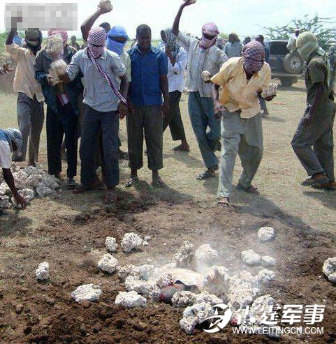 巴基斯坦士兵与女子通奸被乱石砸死