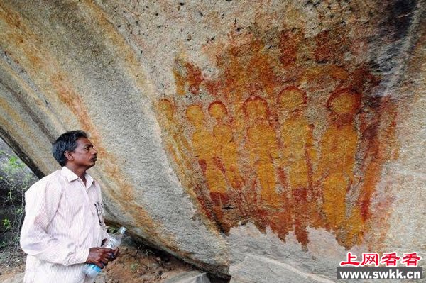 印度万年前壁画 疑似外星人到访地球证据