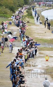 日本4000余人一起跳排舞创吉尼斯世界纪录（图）