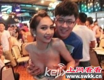 揭秘云南彝族摸奶节：女人以被摸奶为吉利？