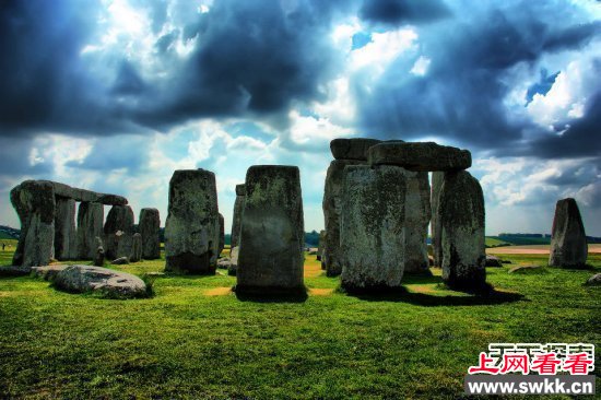 美国空军护士临终揭秘 被捕外星人讲述地球前世今生