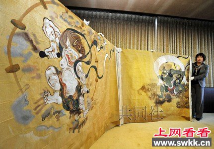 日本工匠7年织出华美屏风展现逾千种色彩（图）