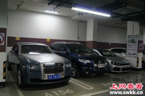 秘中国大陆最牛的地下车库!奔驰宝马只能算“屌丝级别”