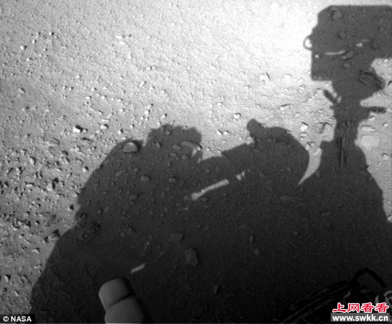 NASA拍照火星照片现人形阴影
