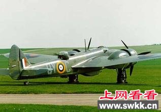 英国军机噪音夺家禽性命一农户获赔偿暴富