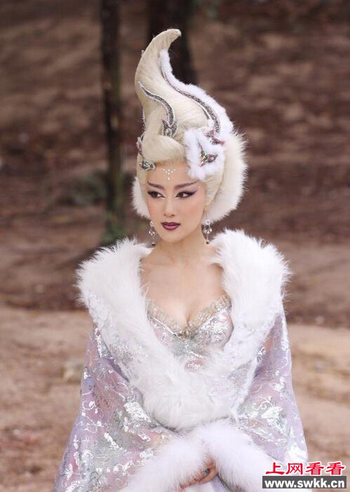 一代妖后新妲己未删减胸照远超媚娘