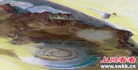 难以置信地球内部竟存在外星人的大型UFO基地