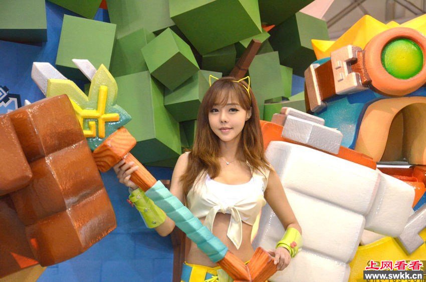 Showgirl美女面试改拼美腿