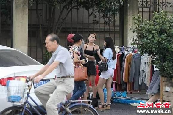 女模当街更衣一天街拍200套