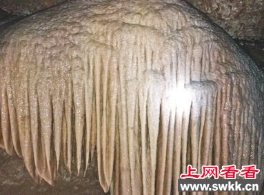 打井挖出万年溶洞