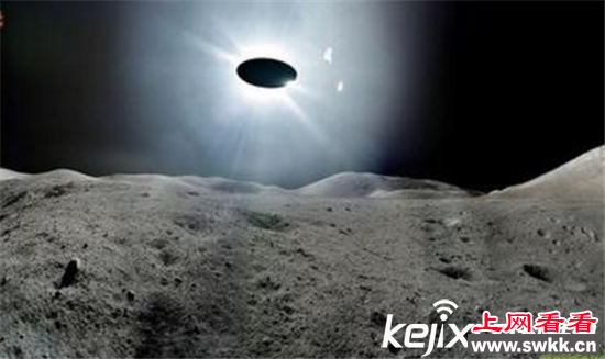 月球惊现外星人遗迹 陨石碰撞留下可疑痕迹