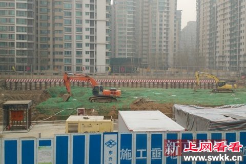 五十五中学考古挖掘已结束 ,墓地已被盖住。新京报记者 侯润芳 摄