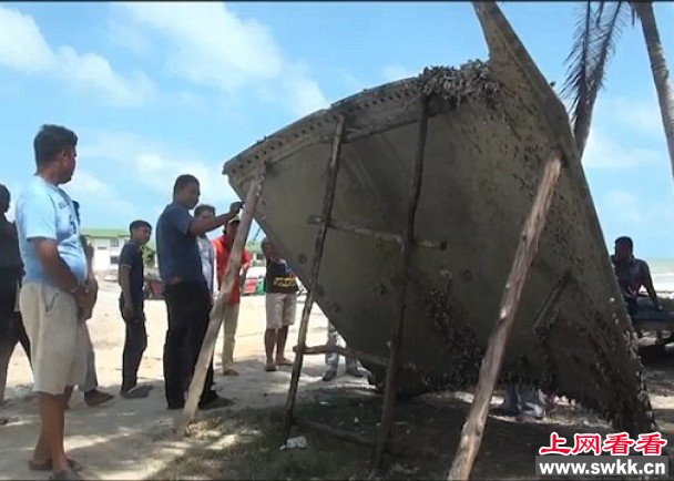 疑现马航mh370残骸：机翼？机舱？舱门？究竟是啥？