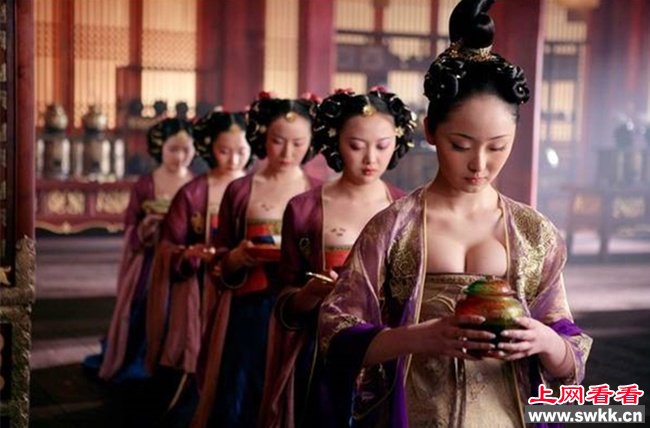 世界上最大的胸部 全球女性胸部大小排名
